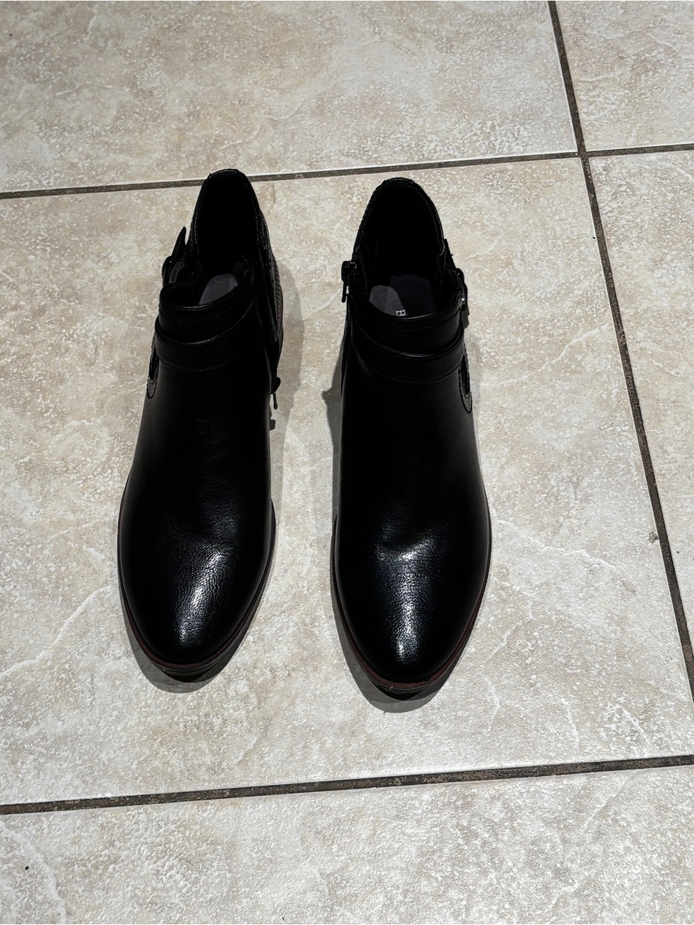 Women’s Bare Traps Ankle Boots Size 8.5 Like New